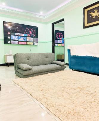 Calumpit House | Chic 4BR 15 Pax Euro-Inspired Home, Malolos