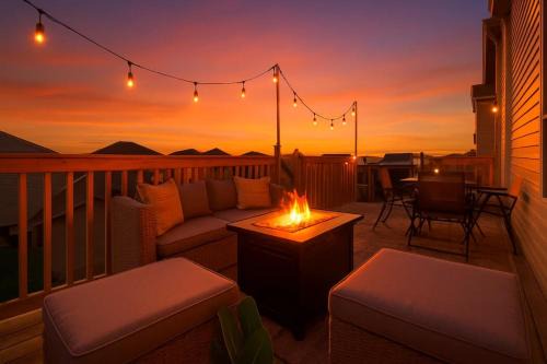 Southeast Edmonton Apartment | Chic 6BDRM Getaway - KingBed - Patio - BBQ - Garage - Wifi