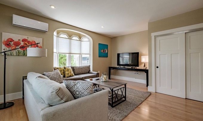 West End Condo | Chic and Historic West Ender