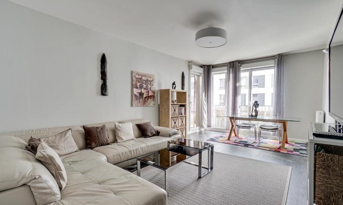 Orly Apartment | Chic apart with terrace and parking