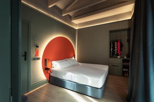 Sol Hotel | Chic & Basic dot