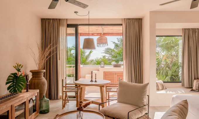 Zona Hotelera Apartment | Chic Beach Studio with Plunge Pool in Tulum Hotel Zone