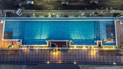 Armacao Apartment | Chic Beachfront Oasis with Stunning Ocean Views