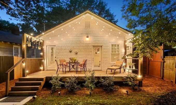 Cabbagetown House | Chic Bungalow & Tiny Home in Hip ATL Neighborhood