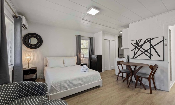 Near East Columbus Apartment | Chic City Retreat 99 For 2!