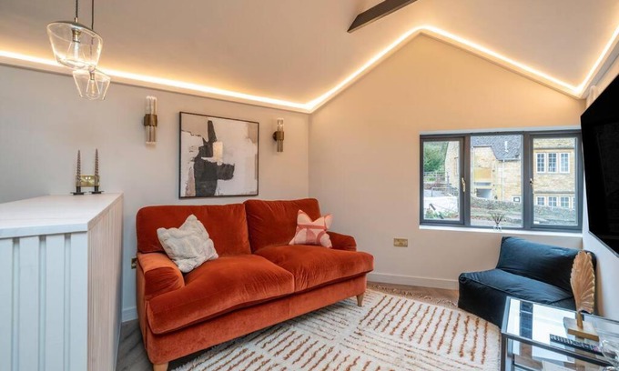 Blockley House | Chic Cotswold Tiny Home - Oddity House