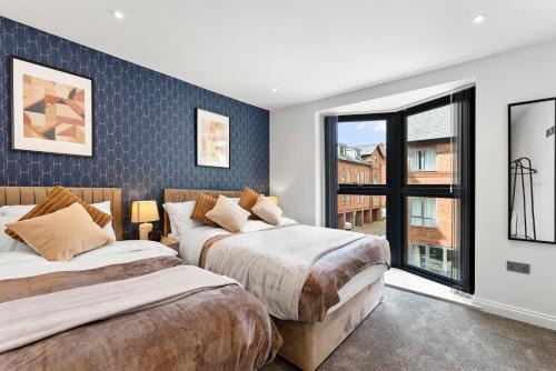 Headingley Apartment | Chic Large Leeds Apartment - Parking