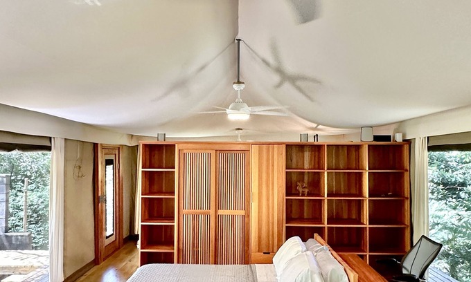 Baru Cabin | Chic Retreat: Luxe in Canvas at Arbol De La Vida. Half-hour to Dominical Beach!