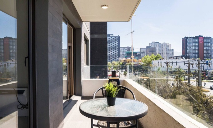 Santiago Apartment | Chic Retreat perfect for five Guests