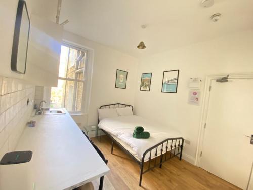 Vauxhall Apartment | Chic Studio London