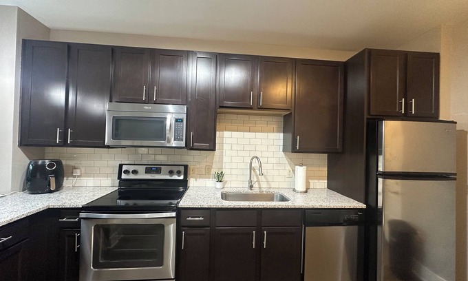 SouthPark Apartment | Chic studio with fitness room and WiFi in fabulous Charlotte