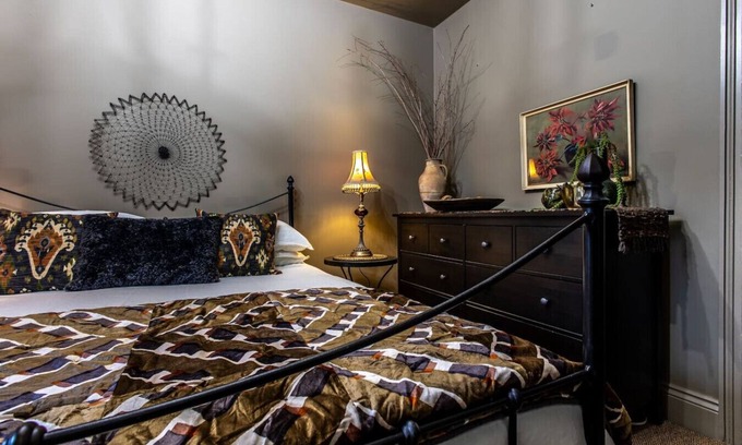 Walpole Apartment | Chic & Stylish Apartment | Olive 77