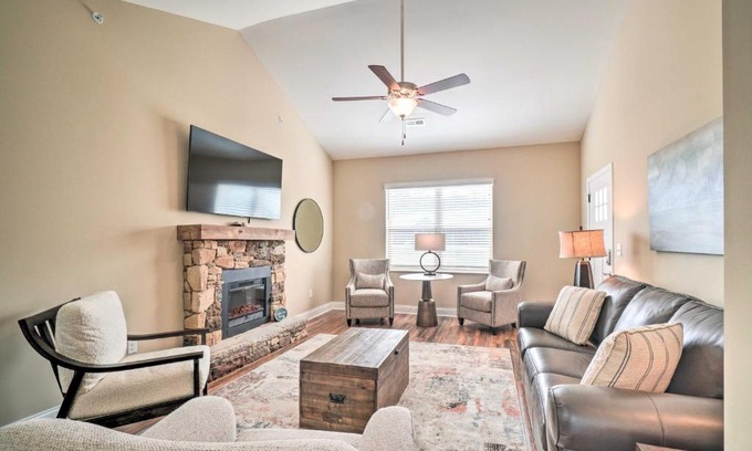 Townsend Apartment | Chic Townsend Condo with Saltwater Pool!