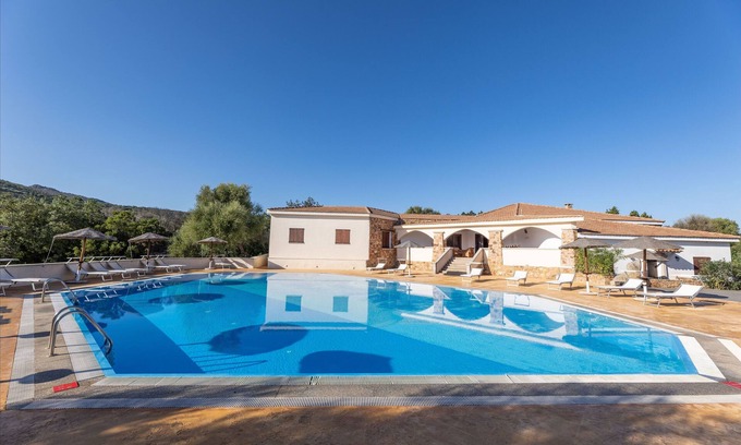 Golfo di Marinella Apartment | Chic Villa Antonina Studio No2164