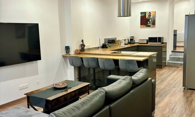 Penne-d'Agenais House | Chic village house in medieval village