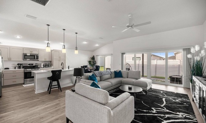 Sumter County House | Chic Villages 3BR | King Suite | Patio & Golf Cart