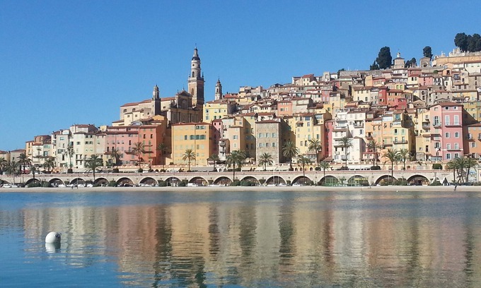 Alpes-Maritimes Apartment | CHIN. Veritable haven with stunning sea views