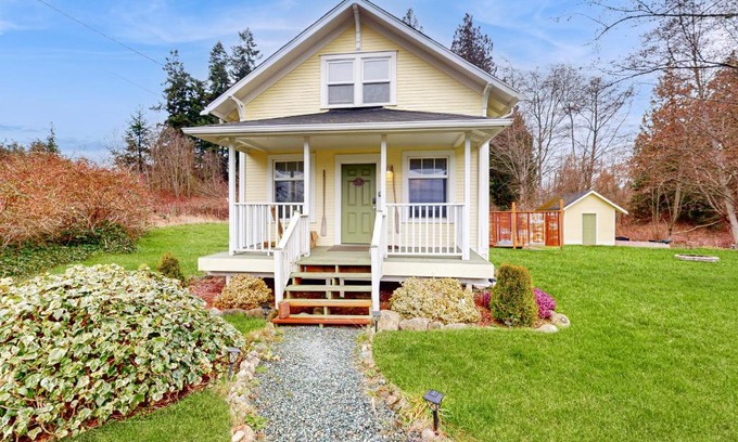 Freeland House | Chinook Cottage