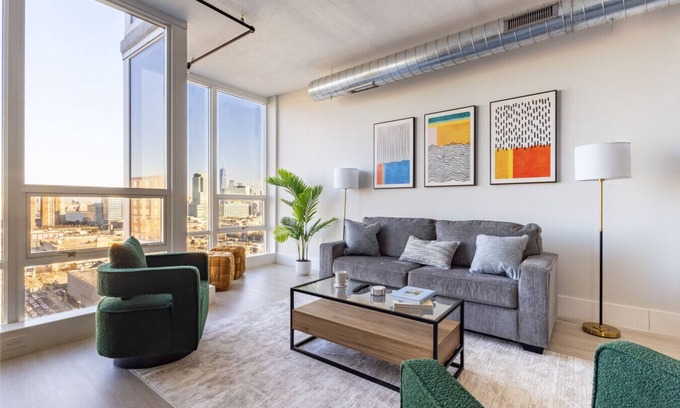 Historic Downtown Apartment | Chique Loft 15 Min from NYC with City View and Pool