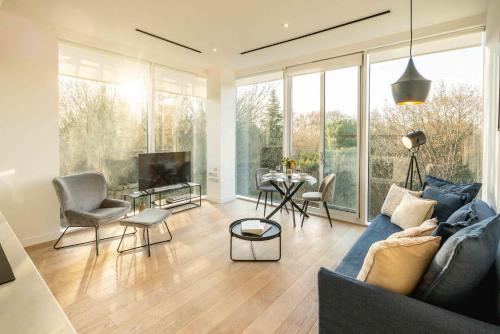 London Borough of Hounslow Apartment | Chiswick Parkside Apartments by Sleepy Lodge London