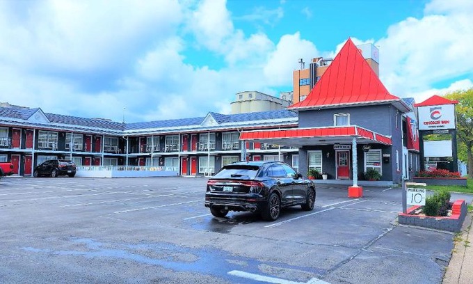Niagara Falls Hotel | Choice Inn by the falls