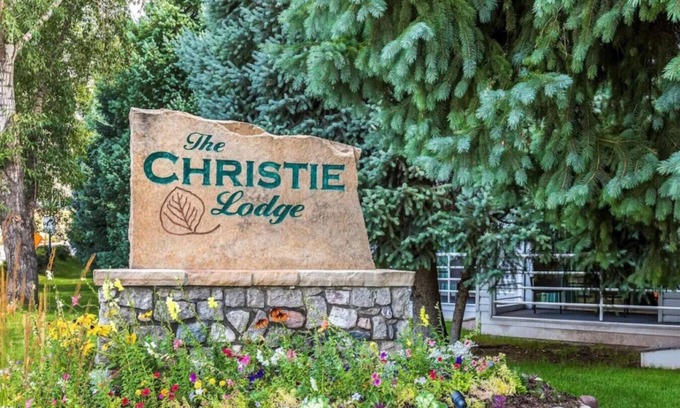 Avon Hotel | Christie Lodge Winter's Best.
