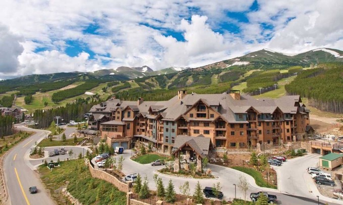 Breckenridge Resort | Christmas Week 2024, Ski-in/Ski-out Breckenridge, CO. 7 Nights