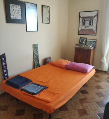 Nea Smirni Apartment | Christo
