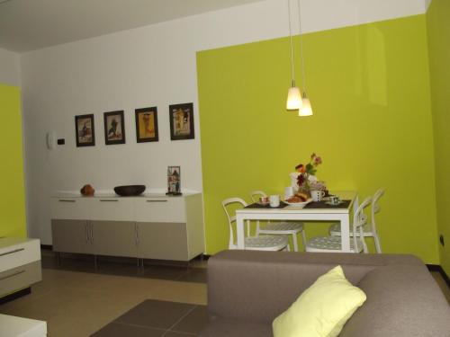 Rho Apartment | Cimarhosa House