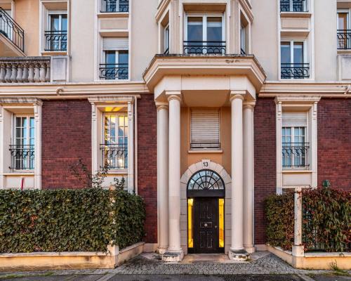 Suresnes Apartment | Citadin Cosy Nest Paris Area