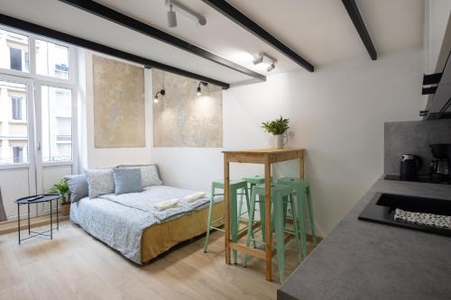 City Centre Apartment | City center, modern, quiet place by HOMECLICK
