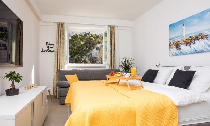Montovjerna Apartment | City Center Studio Dubrovnik