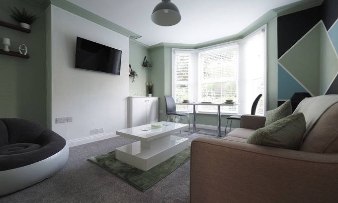 Royal Tunbridge Wells Apartment | City Centre/contractors/travellers