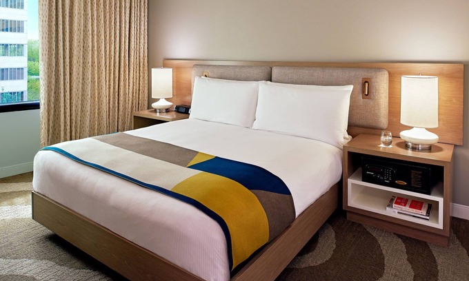 Downtown Portland Hotel | City Elegance at The Hotel Zags Portland - Premier City King, Urban Adventure