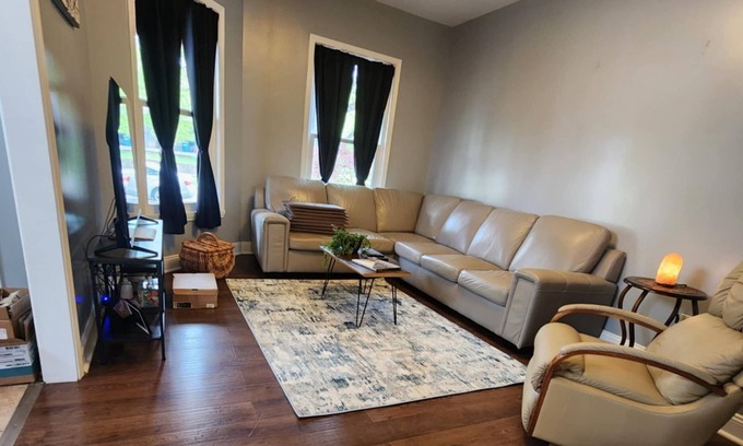 Near Northside House | City Escape in Indy’s New North SidenGreat for Traveling Nurses