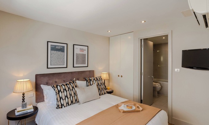 Bridge Apartment | City of London | 1 Bed Executive Apartment (R)