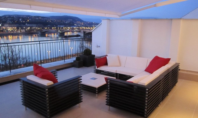 Belvaros - Lipotvaros Apartment | City penthouse with unique view over the Danube and the mountains of Budapest