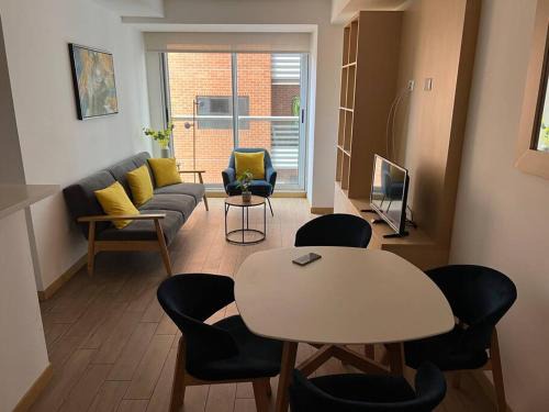 Zona 10 Apartment | Cityhaus apartamento en zona 10 cerca del área hotelera 3 habitaciones!