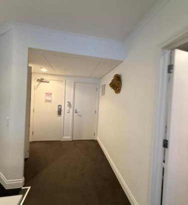 Northcote Apartment | Citylife getaway Pool Gym SKB
