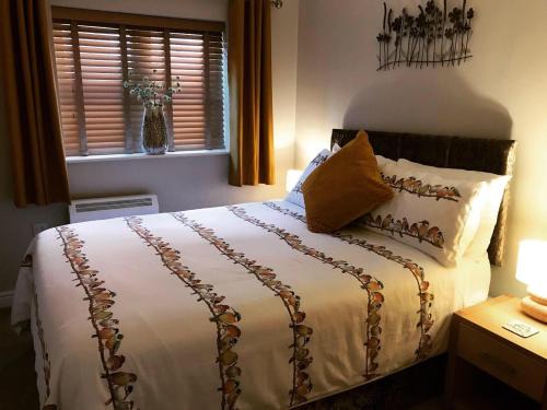 Wolverhampton Apartment | Clarabel's Guest House- The Nook