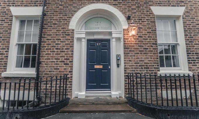 Hope Street Apartment | Clarence Street Town House