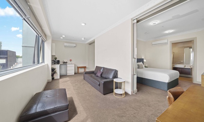 South Melbourne Hotel | Clarendon Hotel Melbourne