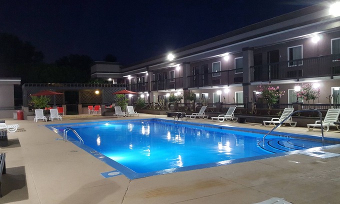 Russellville Hotel | Clarion Inn & Suites Russellville I-40
