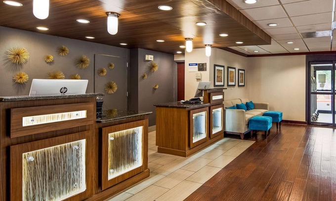 San Antonio Hotel | Clarion Pointe near Medical Center