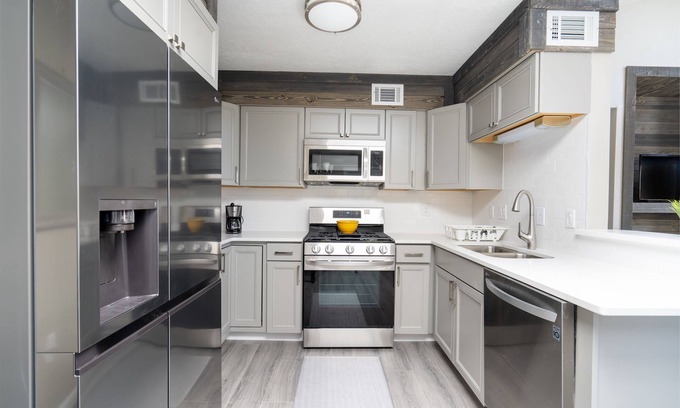 Southside House | Clark Road Casita