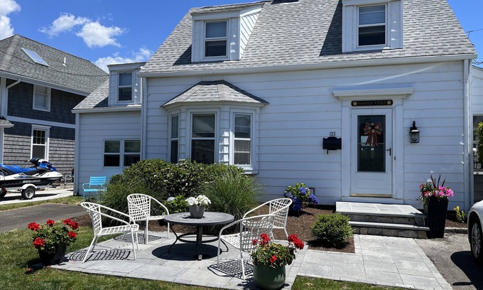 Devon House | Classic beach house, private beach, summer 2025 available