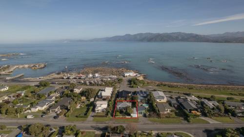 South Bay House | Classic Kiwi Bach Southbay