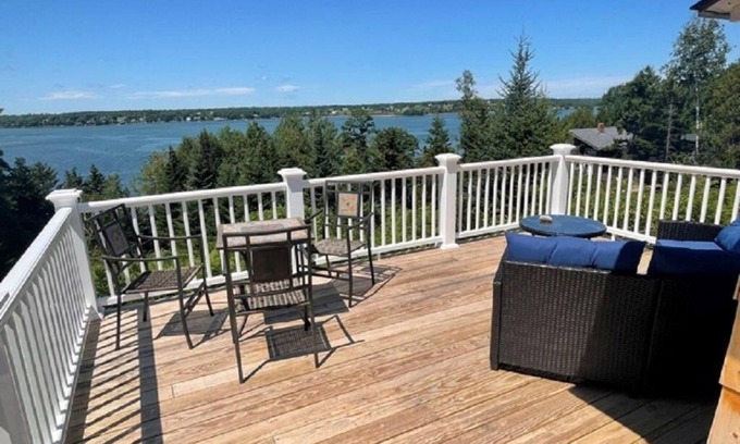 Orrs Island Cottage | Classic Orr’s Island, Maine Cottage, sleeps 4, 1 Bath, Stunning ocean views!