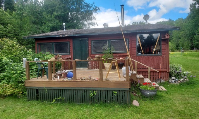 Grand Marais Cabin | Classic Rustic 2-bedroom secluded cabin on Devil Track Lake - Grand Marais