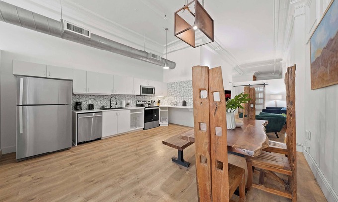 East Village Apartment | Classic SD Hotel Suite | Walk to Gaslamp & Park